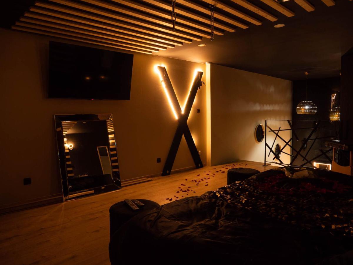 Douceur Du Charme - Love-Room A Charmes Entre Epinal Et Nancy Exterior photo